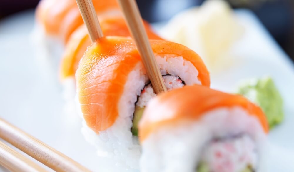sushi Come pescado