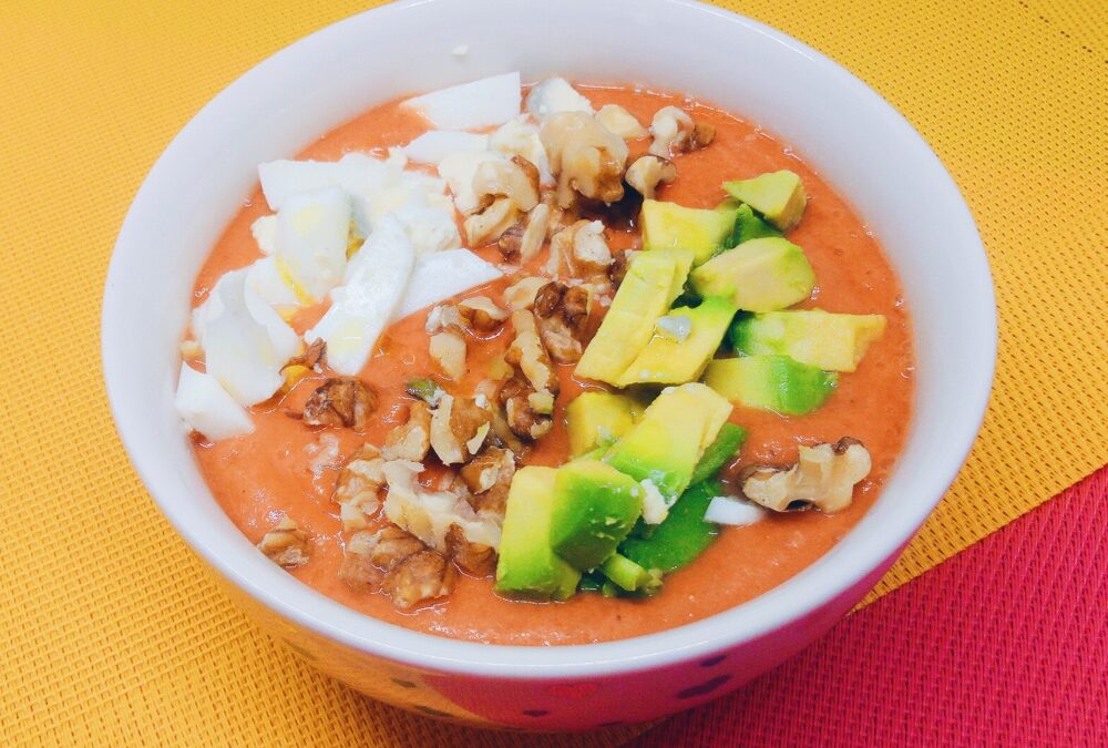 Salmorejo con aguacate