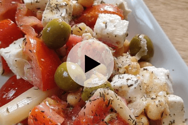 ensalada de tomate garbanzos y queso feta