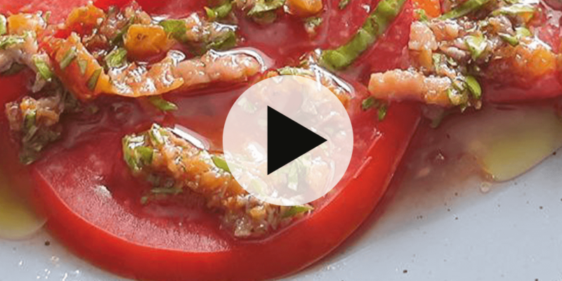 Carpaccio de Tomate con Aromáticos