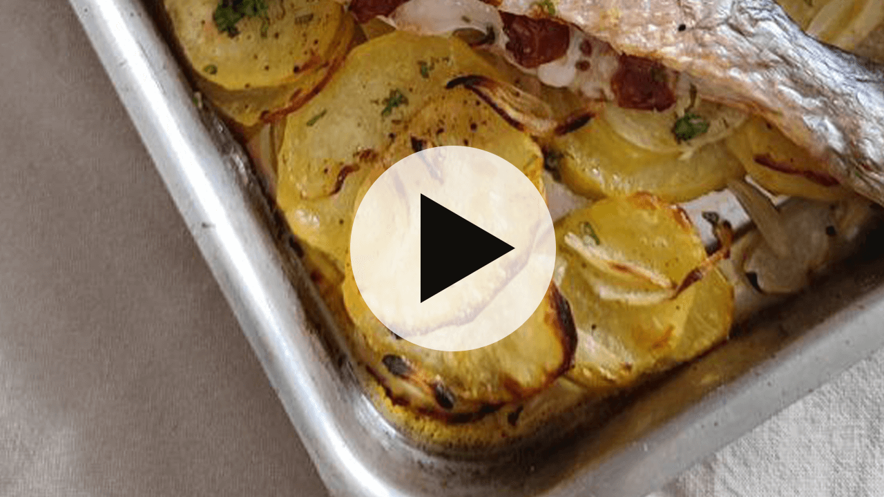 Dorada al horno con patatas panadera