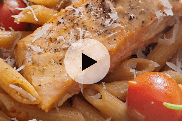 Pasta a la Toscana con Espárragos y Salmón